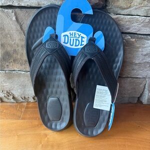 NWT Hey Dude Men’s Myers Flip Classic sandals 12